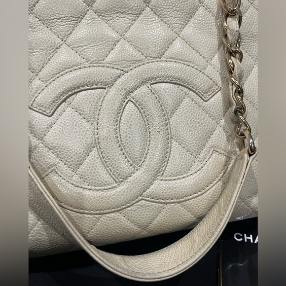 Sold-CHANEL Caviar Quilted Petite Shopping Tote PST - Picture 4 of 16